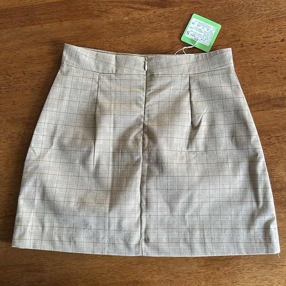 Hongmao brown/beige plaid mini skirt - Picture 2 of 4